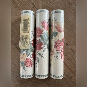 Vintage floral wallpaper (3 rolls total)